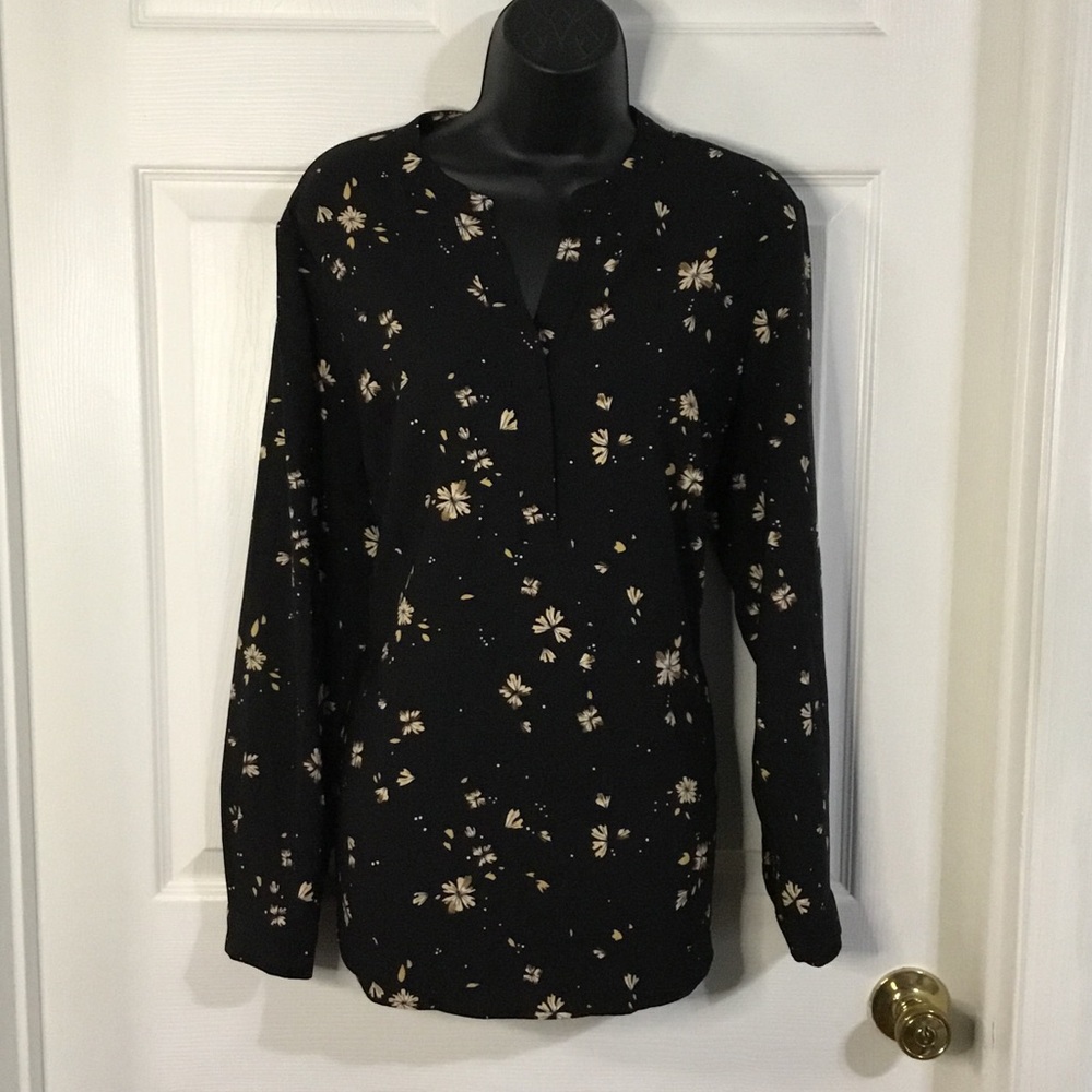 Hilary Radley Floral Long Sleeved Blouse, Size Small, NWT.